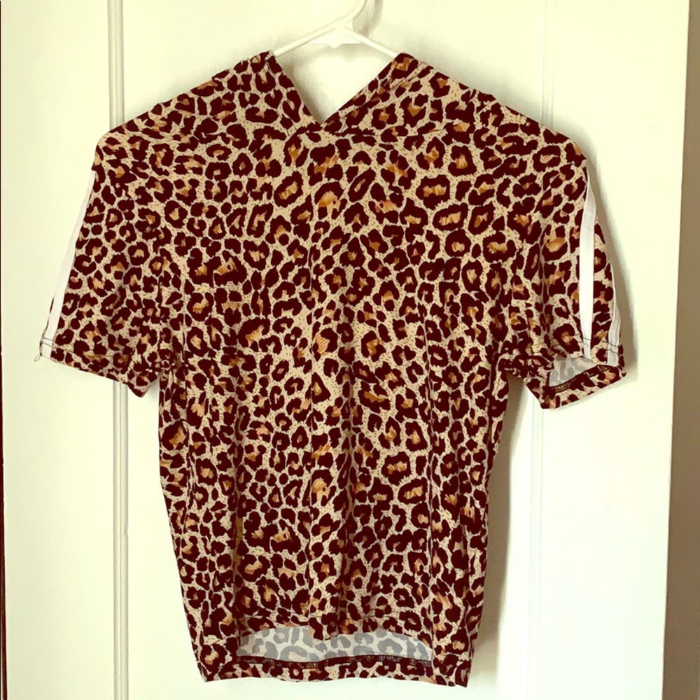 Sport cheetah hooded shirt